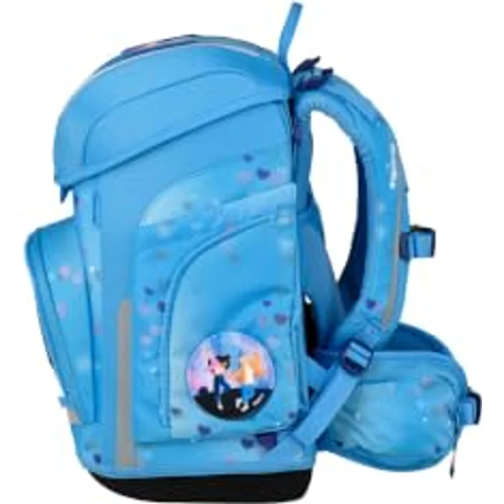 ergobag cubo Schulranzen-Set BühnenfieBär, hochformatiger Schulranzen mit Easy-Click-Verschluss, Rückenansicht, verstellbaren Gurten und recyceltem, wasserabweisendem Material – Bild 3