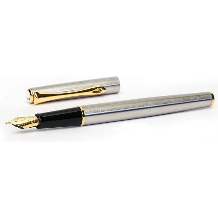DIPLOMAT Füllhalter Traveller Edelstahl vergoldet, Edelstahlfeder, in Geschenke-Etui, MADE IN GERMANY