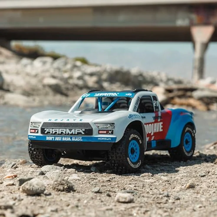 Arrma ARA2304ST2 MOJAVE GROM 223S BLX Brushless 4X4 Small Scale Akku/Lader Weiß - Ferngesteuertes Auto mit Spektrum DSC, 2S LiPo-Akku und USB-C-Ladegerät – Bild 2