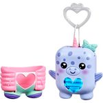 Nano-Mals Blubby der Narwal, elektronisches Fidget-Tierchen mit farbwechselnder Herzanzeige und ansteckbarem Outfit, blau