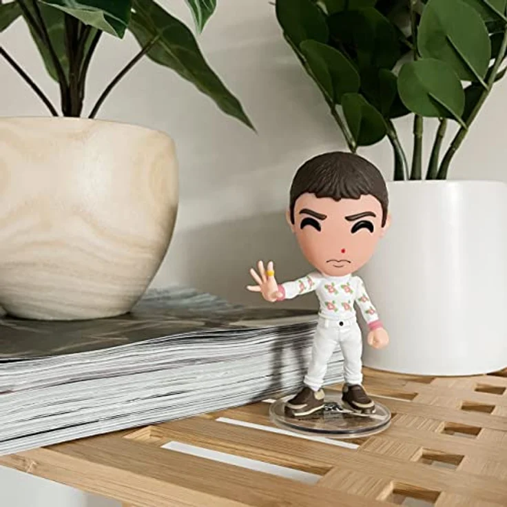 Youtooz Eleven 11,7 cm Vinyl-Figur, detailliertes Sammlerstück aus Stranger Things mit floralem weißen Outfit – Bild 5
