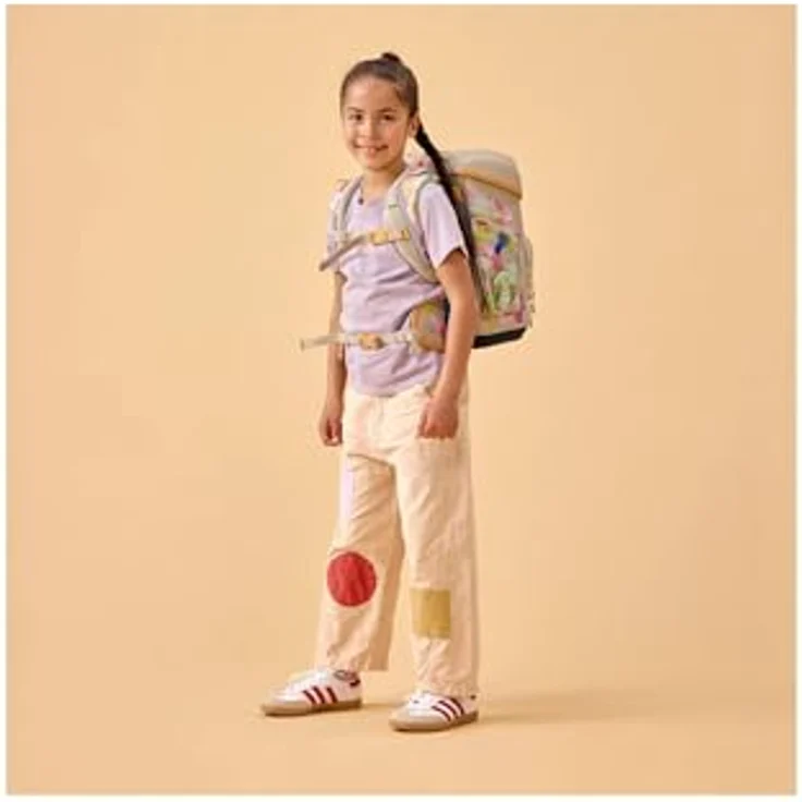 ergobag cubo Set, ergonomischer Schulranzen 5-teilig für 1. Klasse, höhenverstellbar, mit Sportbeutel und gefülltem Federmäppchen, recycelte PET-Flaschen – Bild 5