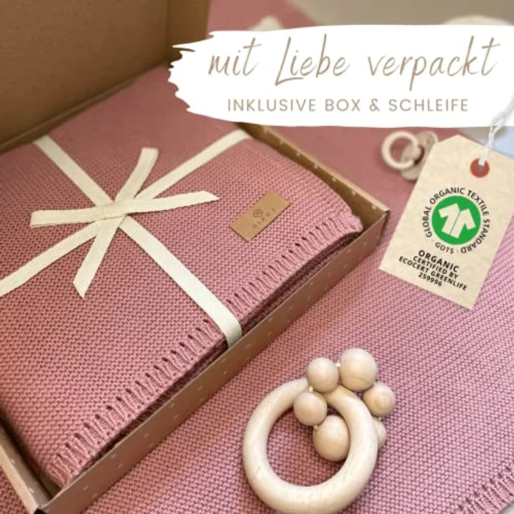 DIKOS® Babydecke Beere aus *100%* GOTS Bio Baumwolle | 4 Jahreszeiten Neugeborenen Decke für Baby Mädchen | Strickdecke Kuscheldecke Baumwolldecke Kinderwagen | Erstausstattung Geschenk zur Geburt – Bild 2