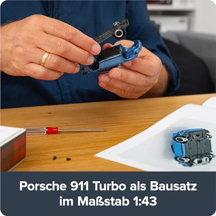 Franzis Adventskalender Porsche 911 Turbo Bausätze Adventskalender, metallic-blau, Maßstab 1:43, Soundmodul – Bild 5
