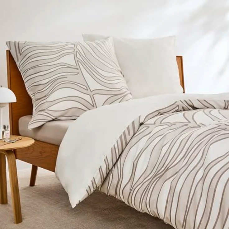 s.Oliver Mako Satin Bettwäsche 135x200 cm, 100% Baumwolle, beige mit Blattmuster, weich & anschmiegsam, mit Reißverschluss, maschinenwaschbar – Bild 3