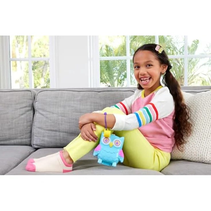 Polly Pocket Pyjamaparty Schnee-Eule, Spielset mit Farbwechseleffekt, 12 Zubehörteilen und Trageriemen für unterwegs, für Kinder ab 4 Jahren, HKV37 – Bild 2