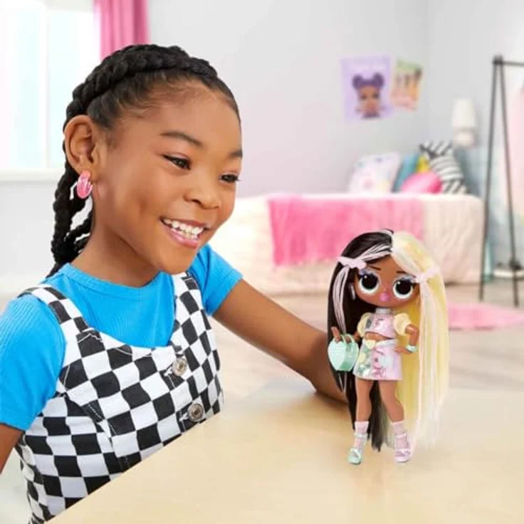 LOL Surprise Tweens Serie 4 Modepuppe - Darcy Blush - Packe 15 Überraschungen und fabelhafte Accessoires aus - Tolles Geschenk für Kinder ab 4 Jahren – Bild 5