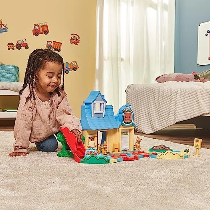 VTech Tut Tut Baby Flitzer - CoComelon JJs Spielhaus Schienenset – Interaktives Spielset mit JJs Familienauto, Codys Katze und Hund Bingo – Für Kinder von 1,5-5 Jahren – Bild 4