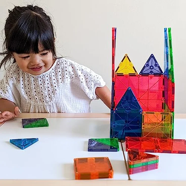 Magna-Tiles 32-teiliges Set Clear Colours mit unterschiedlichen, magnetischen 3D-Bausteinen in klaren Farben, fördert spielerisches Lernen – Bild 5