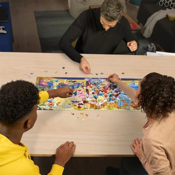 Ravensburger Puzzle 12000444 - Disney Gruppenfoto - 1000 Teile Puzzle für Erwachsene und Kinder ab 14 Jahren, Disney Puzzle, Disney Geschenke - Hochwertiges Ravensburger Puzzle mit handgefertigten Stanzmessern und reflexfreiem Puzzlebild – Bild 4