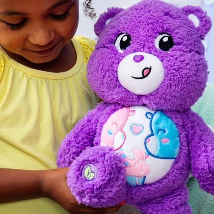 Care Bears Cozy Share Bear, Kuscheltier 35,5 cm aus umweltfreundlichem Sherpa mit Bauchabzeichen – Bild 3