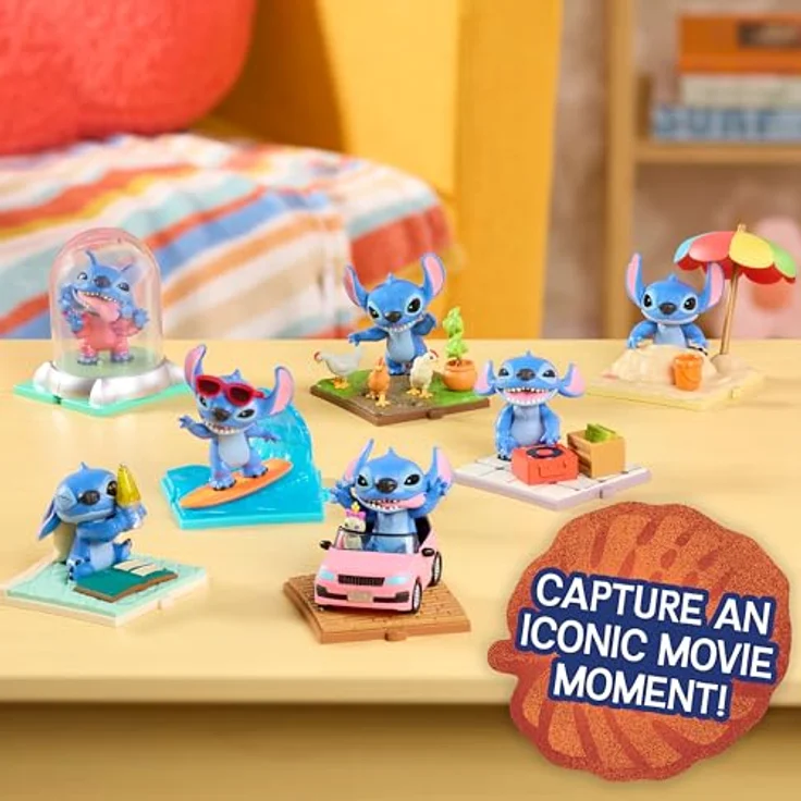 Just Play Stitch LA Movie Time Collectible Figs, Deluxe Disney Sammelfigur mit Zubehör, 7,7 cm groß, verschiedene Szenen nach Lilo & Stitch Live-Action-Film – Bild 2