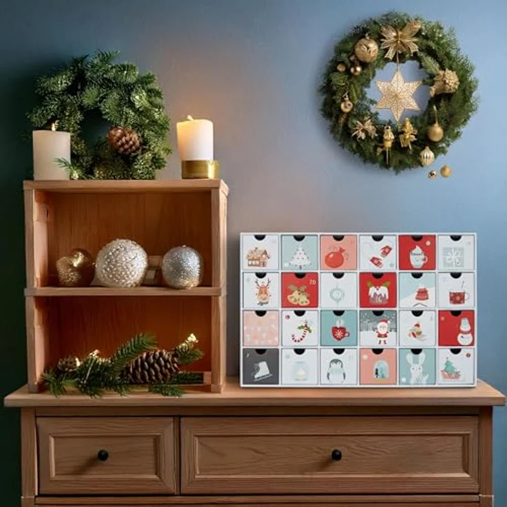 BRUBAKER Adventskalender zum Befüllen - Sweet Chistmas 2024 - DIY Weihnachtskalender aus Pappe, 39 cm groß, für Gutscheine und Süßigkeiten in Weiß, Rot und Blau – Bild 2