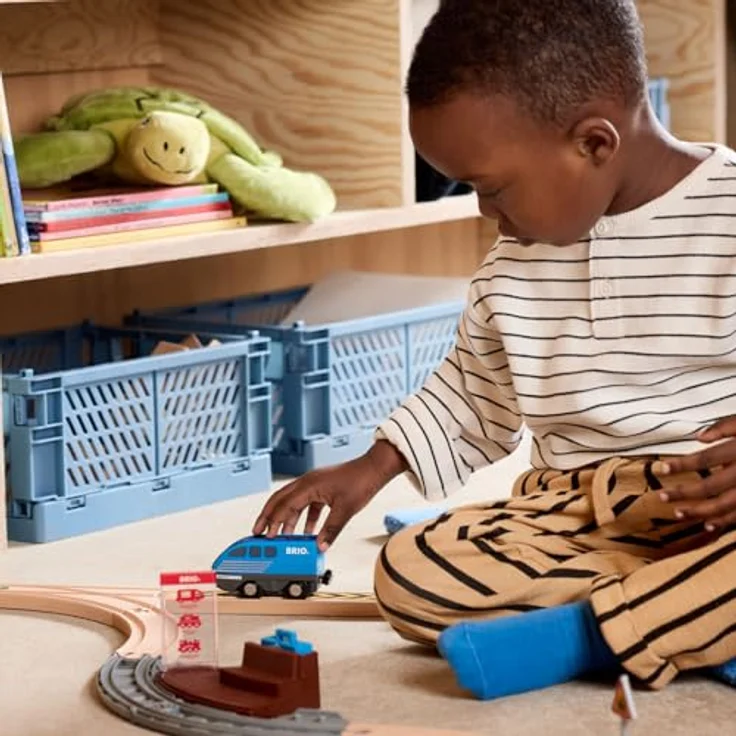 BRIO® Spielzeug-Eisenbahn BRIO® WORLD, Lok mit Rückziehmotor - batteriefrei und magnetische Verbindung – Bild 5