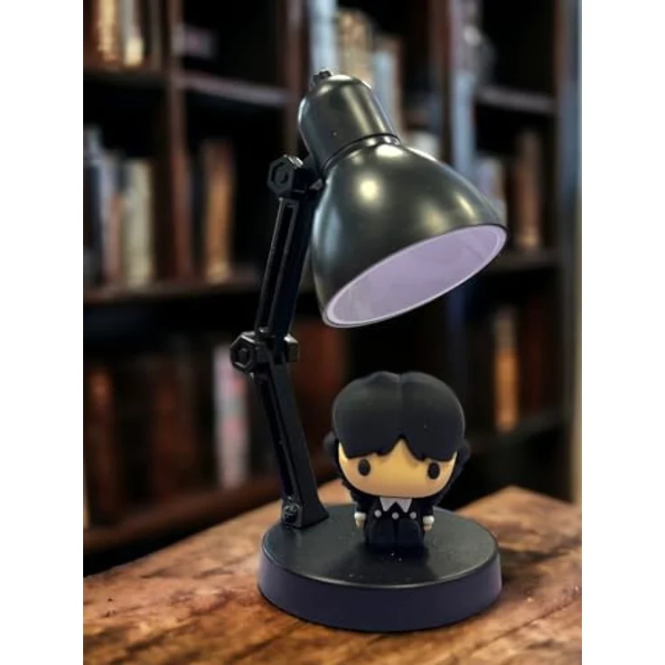 ThumbsUp! Mini Lampe - Wednesday, LED Nachtlicht im Gothic-Design, batteriebetrieben, 9cm hoch – Bild 4