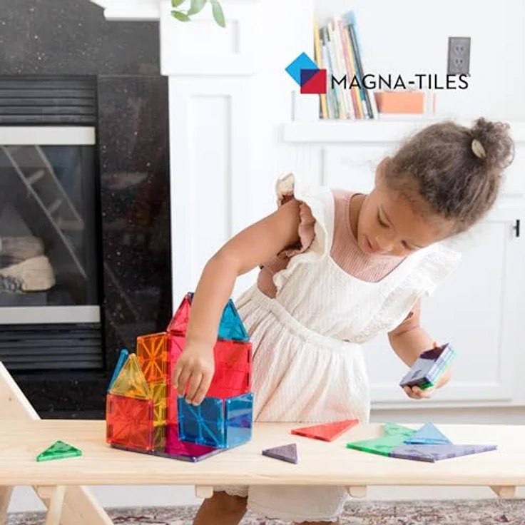 Magna-Tiles 32-teiliges Set Clear Colours mit unterschiedlichen, magnetischen 3D-Bausteinen in klaren Farben, fördert spielerisches Lernen – Bild 2