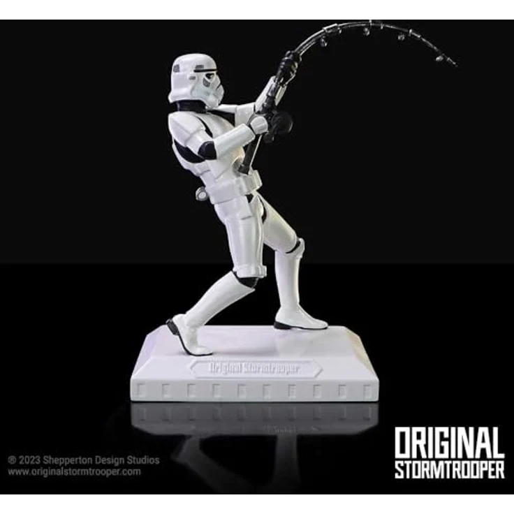 Nemesis Now Original Stormtrooper Figur What a Catch, handbemalte Sammelfigur aus Resin, 16 cm – Bild 7