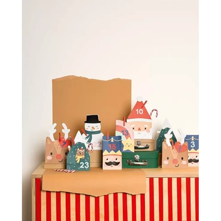 Folia Adventskalender SANTA & FRIENDS, 72-teiliges Set mit 24 Papiertüten in verschiedenen Größen und nachhaltigen Materialien, dunklerot – Bild 5