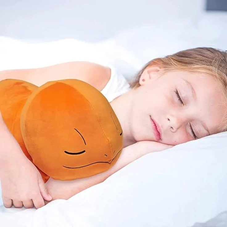Bizak Charmander 63220075 Plüschtier, 46 cm, offizielles Pokémon-Plüschtier in Schlafposition aus weichem Material – Bild 3