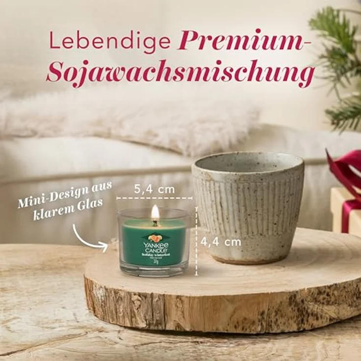 Yankee Candle Geschenkset Votivkerzen im Glas, 4 x 37 g, Christmas Collection mit Holiday Winterfest, Santa on Skis, Slopeside Spritz und Vanilla Flurries – Bild 4