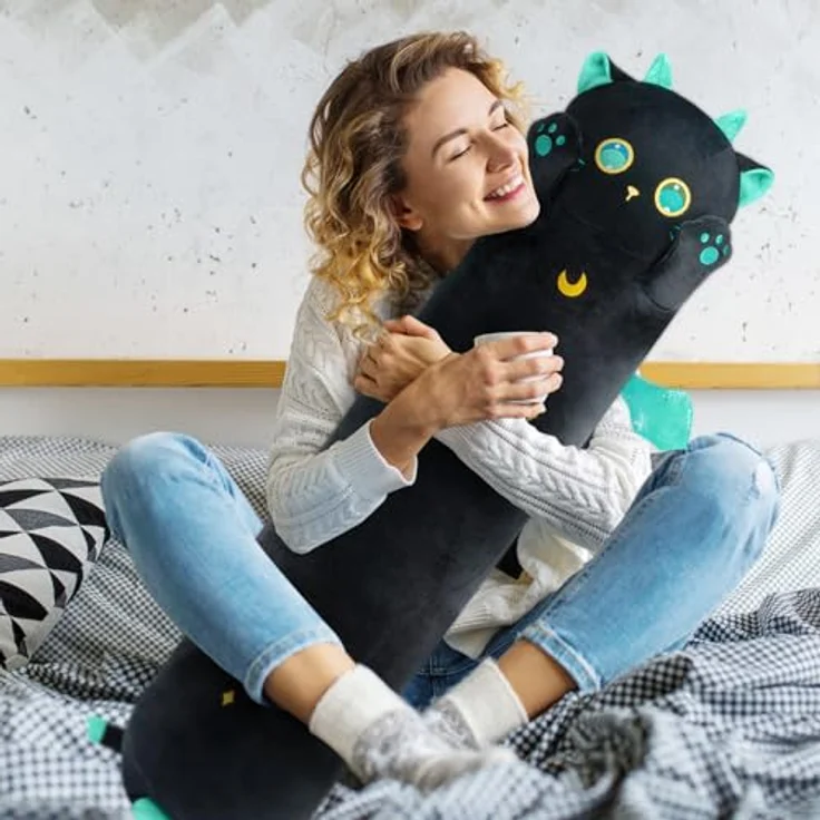 Mewaii Stofftiere Katzen Schwarze 50CM Plüsch Kissen Lang Kätzchen mit Großen Augen Plüschtier Ausgestopftes Tier Spielzeug Kuschelkissen Geschenk Plüschkissen über 3 Jahren – Bild 6