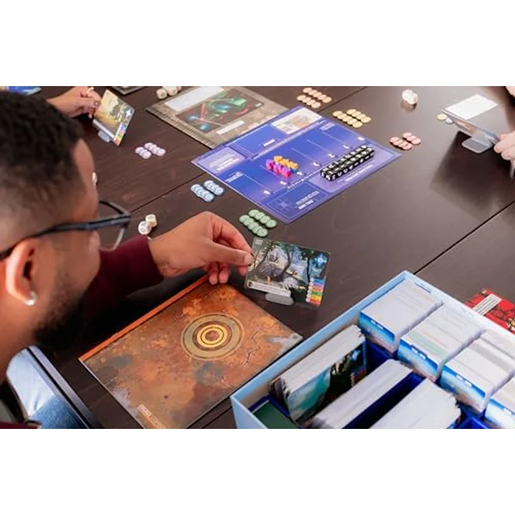 Stonemaier Games Vantage, kooperatives Open-World-Brettspiel für 1-6 Spieler, 120-180 Minuten Spielzeit, ab 14 Jahren – Bild 2