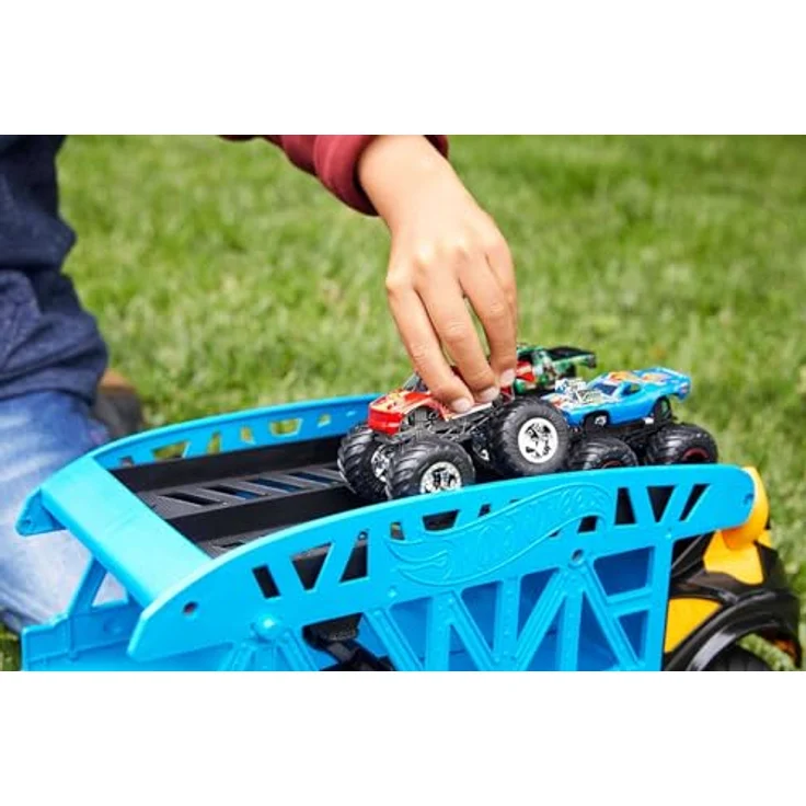 Hot Wheels Transportwagen Monster Trucks mit 3 Autos, Mehrfarbig (Mattel GGB64) – Bild 3