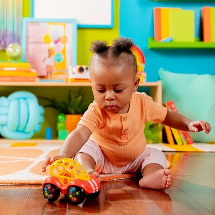 Bright Starts, Soothers & Shakers Geschenkset, 5 Spielzeuge und 2 Beißringe mit verschiedenen Texturen beruhigen wundes Zahnfleisch, Unisex, Neugeborene+ – Bild 4