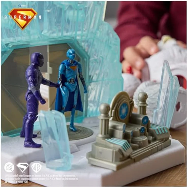 DC Comics Superman - Spielset Festung der Einsamkeit, 33 cm, mit Superman- und Krypto-Figur (8 cm), Schneemonster (20 cm) und kryptonischer Computerstation, Spielzeug für Kinder ab 4 Jahren – Bild 5