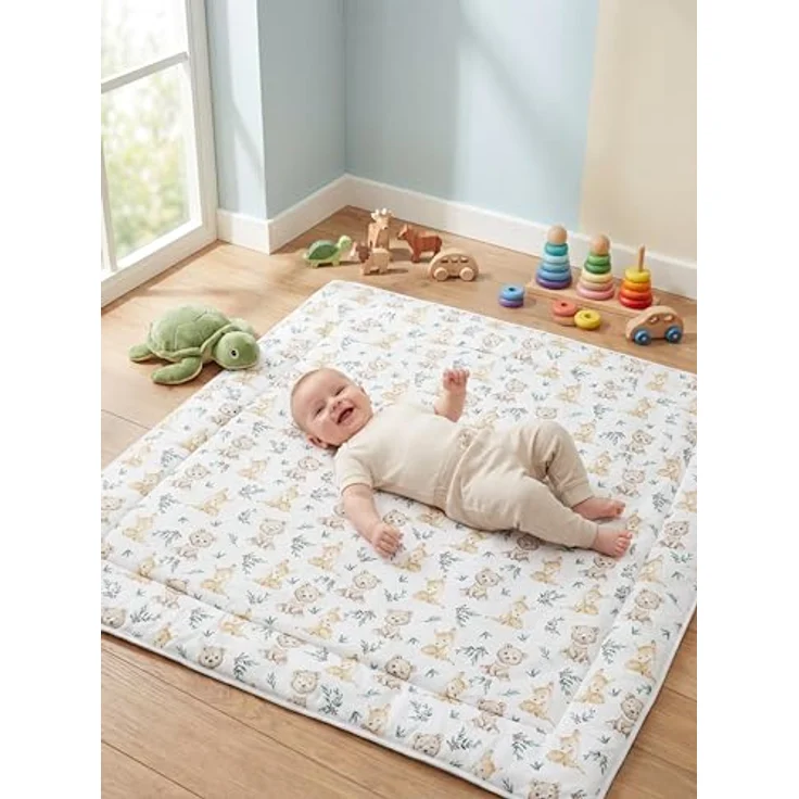 TupTam Krabbeldecke für Baby 120x120 cm - Gepolsterte Baumwollspieldecke OEKO-TEX, weich & hautfreundlich, Farbe: Rehlein/Bären/Beige – Bild 3