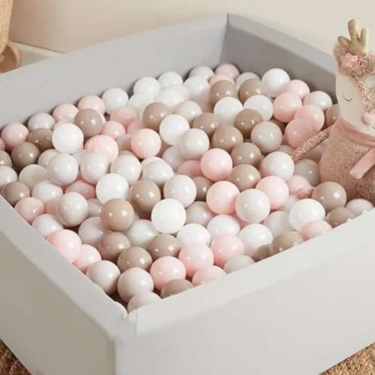 Bieco Bälle für Bällebad Cotton, 100 Stück in Pastelltönen rosa, weiß und grau, für drinnen und draußen, kinderfreundlich – Bild 4