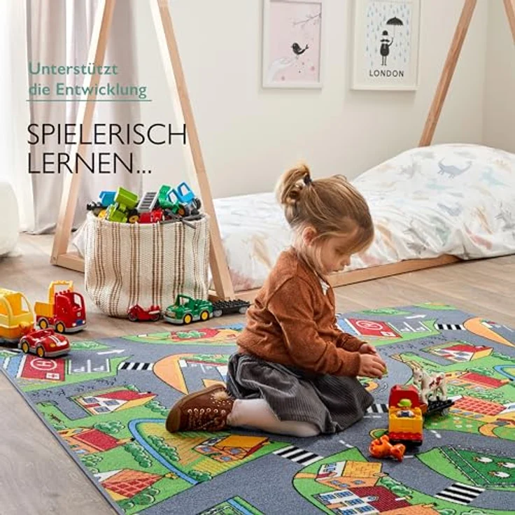 Carpet Studio Kinderteppich Little Village, 95x133cm, rutschfest, waschbar bei 30°C, Spielteppich für Jungen & Mädchen – Bild 4