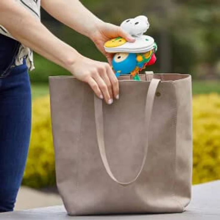 Fisher-Price Flowering Fun Kinderwagen-Mobile, beruhigendes Spielzeug mit 4 hängenden Blütenfreunden und Spiegel – Bild 2