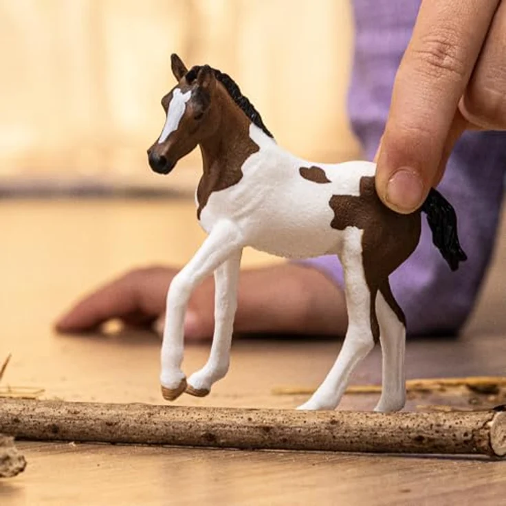 Schleich Paint Horse Fohlen (14899) - Horse Club, geschecktes Fohlen mit herzförmigem Fleck, Abmessungen 8,3 x 2,9 x 7,7 cm, erschienen 2025 – Bild 6