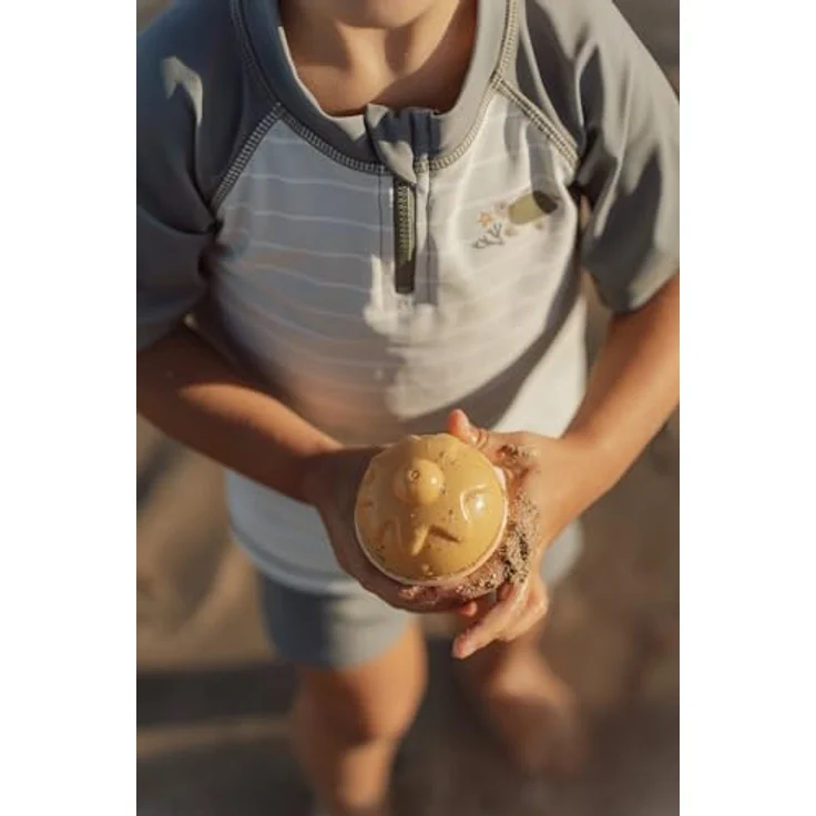 Little Dutch Fresh Greens Sandkastenspielzeug, 9-teiliges Wasserspielzeug für Kinder ab 18 Monaten, leicht und praktisch für Reisen – Bild 9