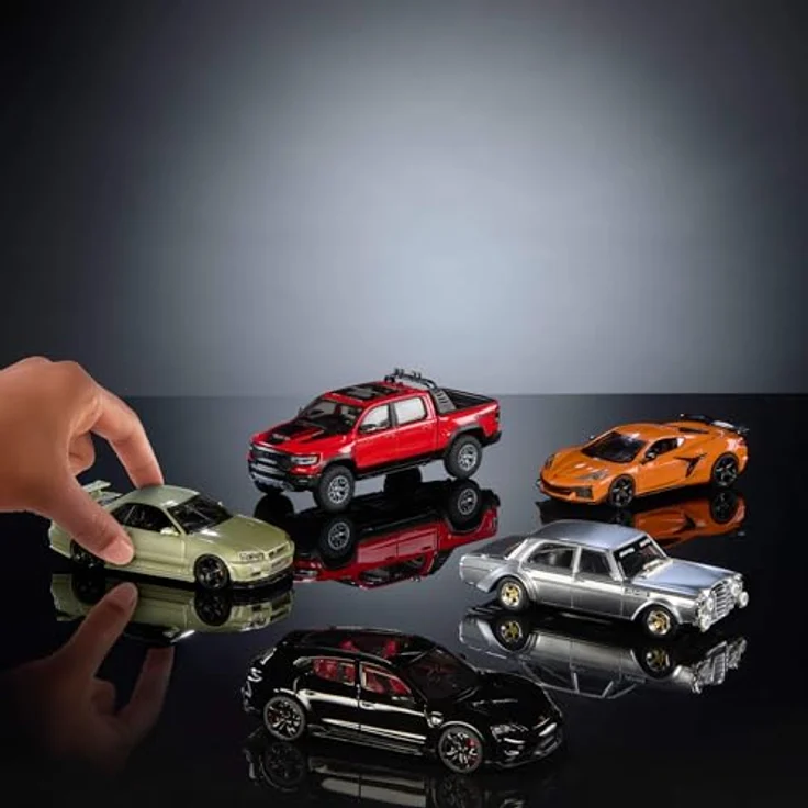 Hot Wheels Premium Porsche Taycan Turbo S Cross Turismo, Modellfahrzeug im Maßstab 1:43, Metall-Karosserie mit Real-Riders-Reifen, offiziell lizenziertes Sammlerstück – Bild 2