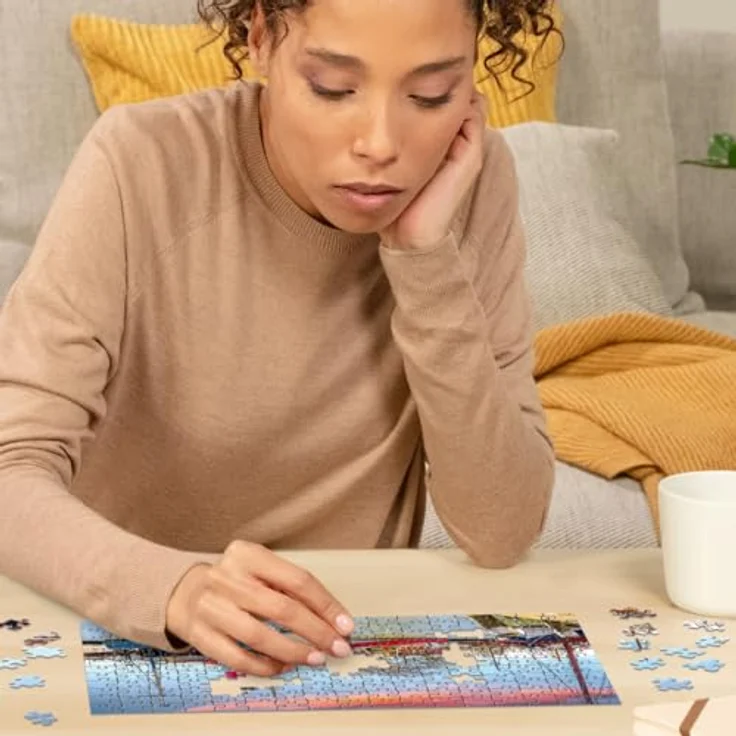 Ravensburger Puzzle 12001476, Der Hafen von Büsum, 300 Teile mit handgefertigten Stanzmessern und reflexfreier Naturleinenprägung – Bild 4