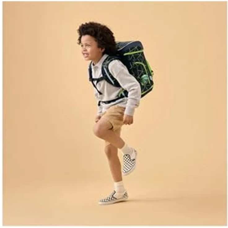 ergobag cubo Light Set ergonomischer Schulranzen, extra leicht mit Hüftgurt, 6-teilig, 860 g, recycelte Materialien, individuelle Gestaltungsmöglichkeiten – Bild 2