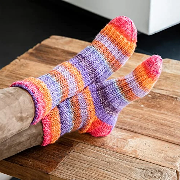Gründl Hot Socks Madena (Sockenwolle aus 75% Schurwolle (superwash) und 25% Polyamid, Made in Italy, 4-fach Sockengarn, 100 g / 420 m, Nadelstärke: 2,5 mm - 3 mm, 1 x 100 g), neprun-color – Bild 3