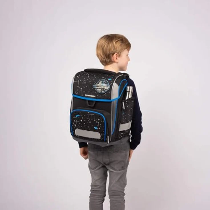 Schneiders Vienna Ergolite Space Quest, ergonomischer Schulranzen aus 100% recycelten PET-Flaschen, 22 Liter Volumen, inklusive LED-Leuchtstäbe und 9-teiligem Set – Bild 5