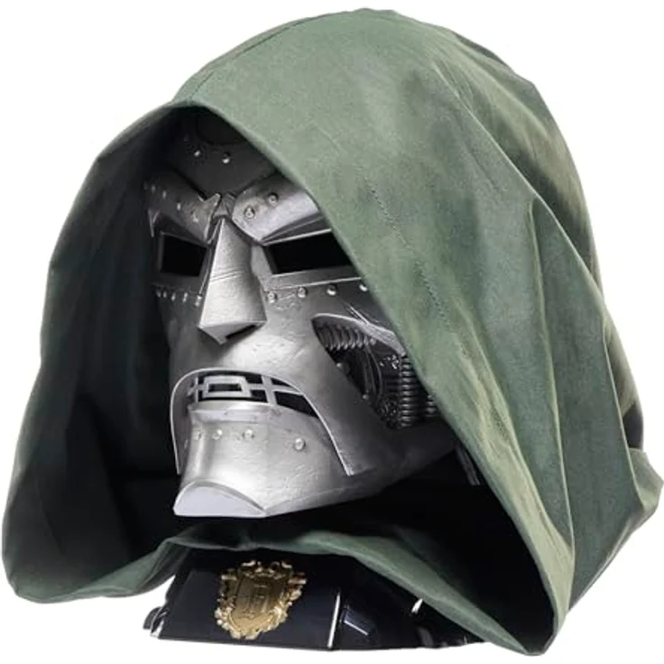 Hasbro Marvel Legends Doctor Doom Rollenspiel Replica Helm, 1:1 Maßstab mit grüner Stoffkapuze und Ständer – Bild 4