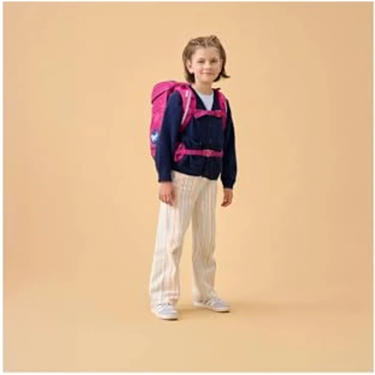 ergobag cubo Set ergonomischer Schulranzen 5-teilig, für 1. Klasse, klassisch, höhenverstellbar, reflektierend, inkl. Sportbeutel und gefülltem Federmäppchen – Bild 2