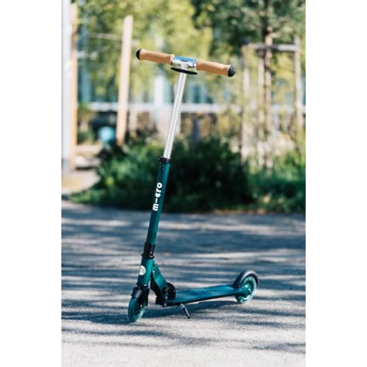 MICRO Micro Sprite ECO LED grüner Roller, faltbarer Scooter mit leuchtenden LED-Rädern – Bild 2