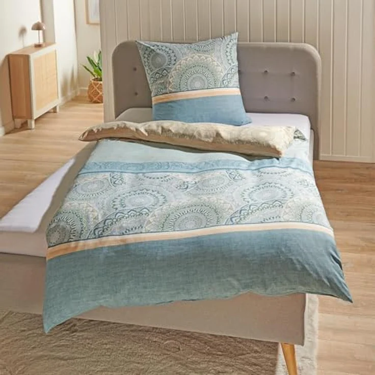 Traumschlaf Soft-Touch Mikrofaser Bettwäsche Karlsruhe grün, Design aus Ornamenten und Blockstreifen, 1 Bettbezug 200 x 220 cm + 2 Kissenbezüge 80 x 80 cm – Bild 2