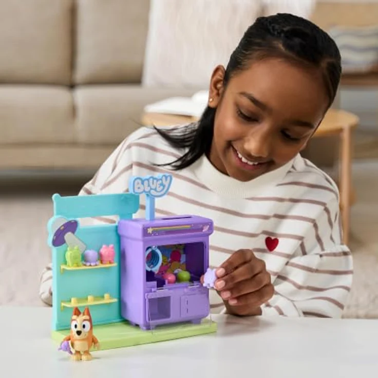 BlueY Mini-Spielset Bingos Greifautomat mit 6 Geschenken, exklusive Bingo-Figur 6,3 cm, bewegliche Gelenke, inspiriert von „Der Greifer“ – Bild 2