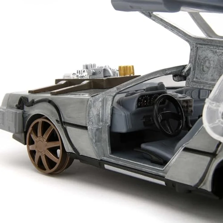 Jada Toys Time Machine Back to the Future 3, Modellauto aus Metall, 1:24, mit Türen zum Öffnen, LED Licht, braune Felgen, 20 cm, silber – Bild 4