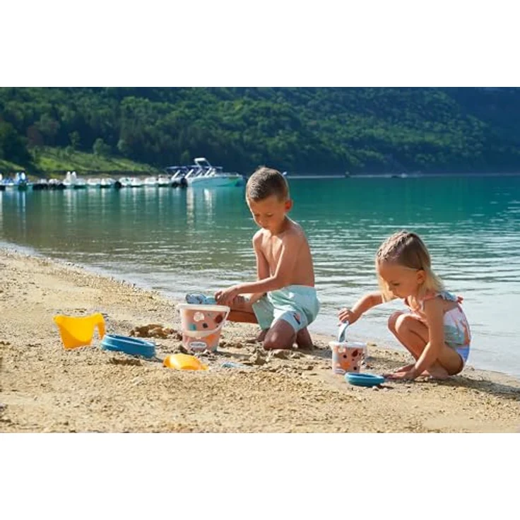 Ecoiffier Eimer-Set Small Ocean, 5-tlg. Sandspielzeug für Kinder mit Giesskanne, Sieb, Rechen und Schaufel, robust und farbenfroh – Bild 2
