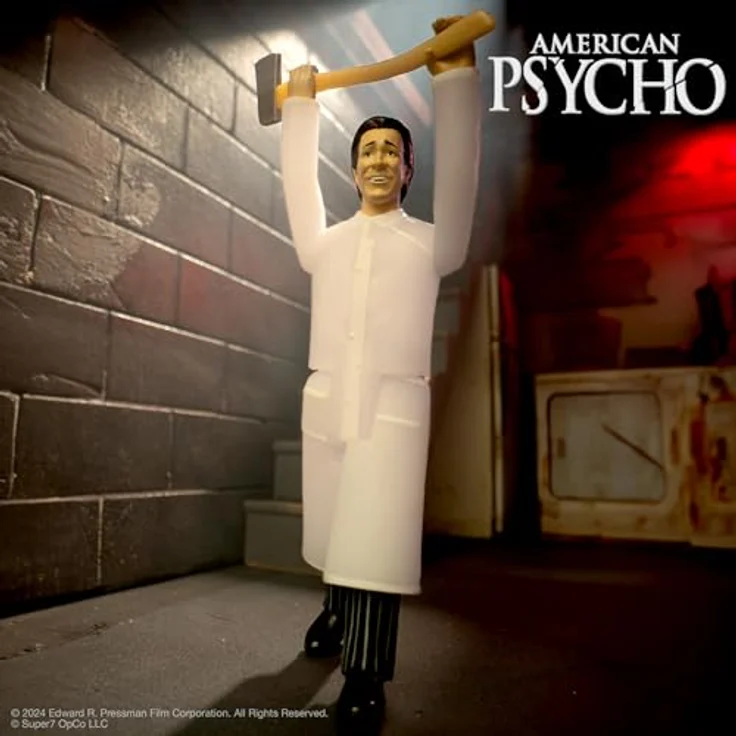 Super7 American Psycho (2000) Reaction Actionfigur Patrick Bateman (Raincoat), 10 cm mit Axt-Zubehör und beweglichen Teilen – Bild 4