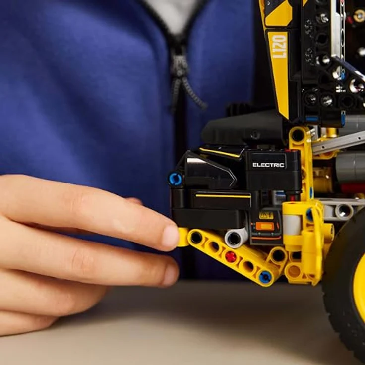 LEGO Technic 42209, Volvo L120 Electric Radlader, 973-teiliges Set für Kinder ab 9 Jahren, Länge 35 cm, emissionsfreier Antrieb – Bild 7
