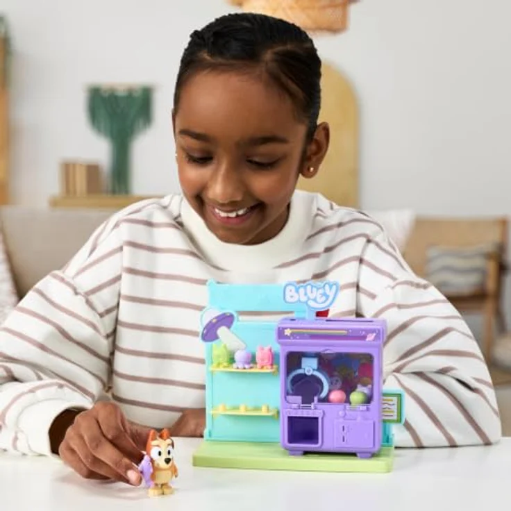 BlueY Mini-Spielset Bingos Greifautomat mit 6 Geschenken, exklusive Bingo-Figur 6,3 cm, bewegliche Gelenke, inspiriert von „Der Greifer“ – Bild 5